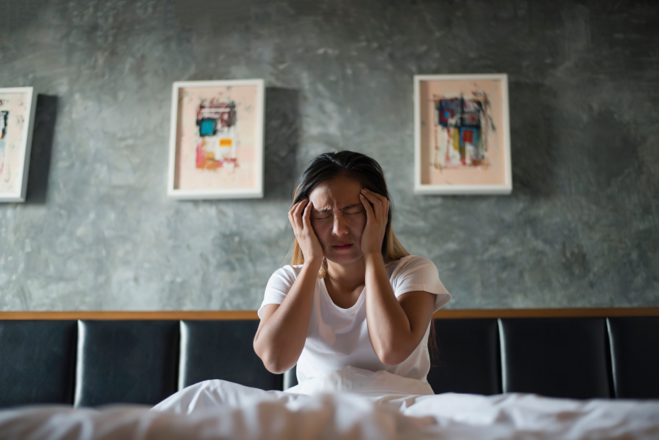 Falling In Dreams Then Waking Up Meaning And Causes Dreamsbytheway